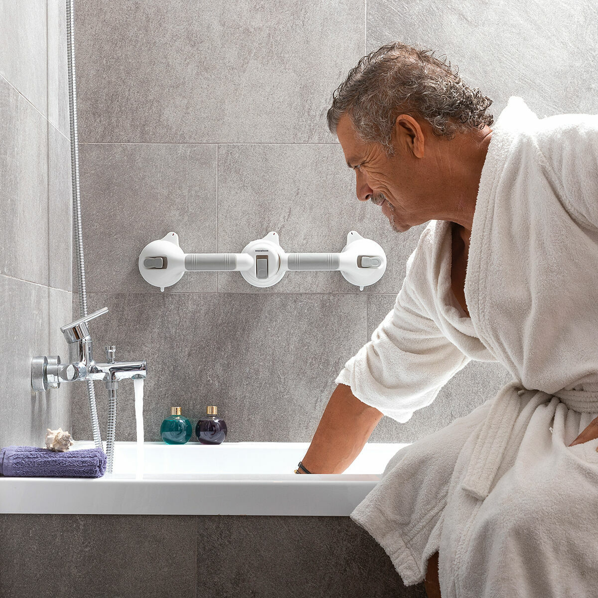 V11HB598BE8CBDB89662D95B3B0FE7A1B9FDR5279986P3