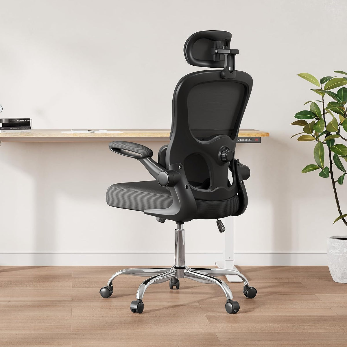 Ergonomischer Bürostuhl mit Kopfstütze – Rückansicht